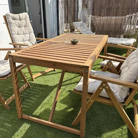 Esma Εστεπόνα